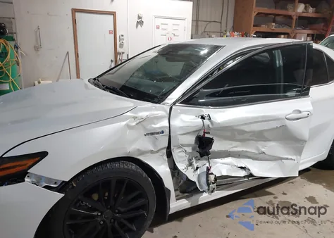 2021 Toyota Camry Xse Hybrid z USA, uszkodzony, nr VIN 4T1K31AK7MU023470